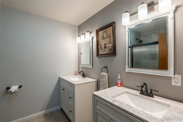 $319,900 | 215 East Piedmont Avenue, Piedmont, MO 63957