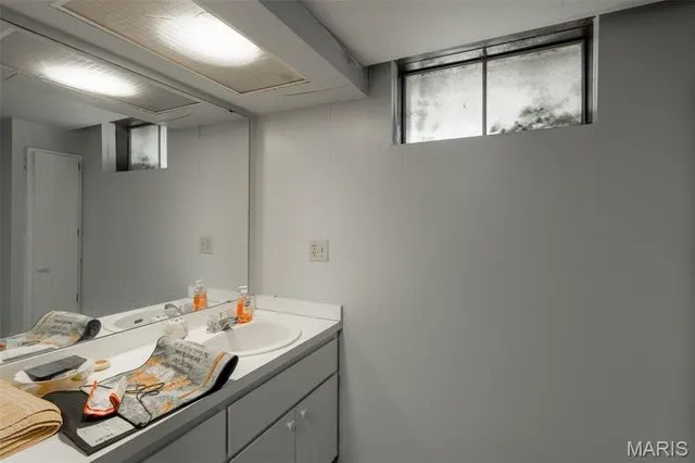 $319,900 | 215 East Piedmont Avenue, Piedmont, MO 63957