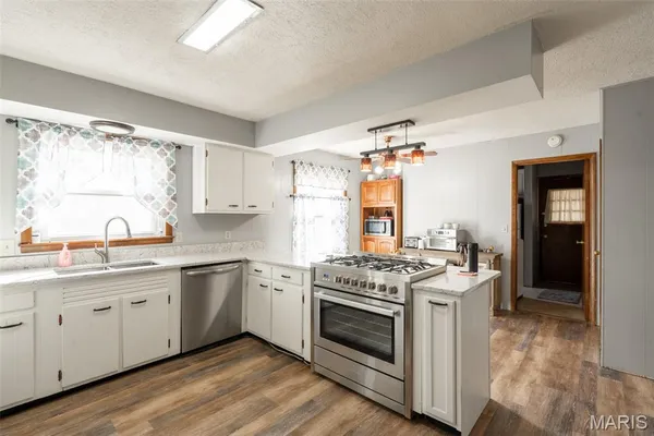 $319,900 | 215 East Piedmont Avenue, Piedmont, MO 63957