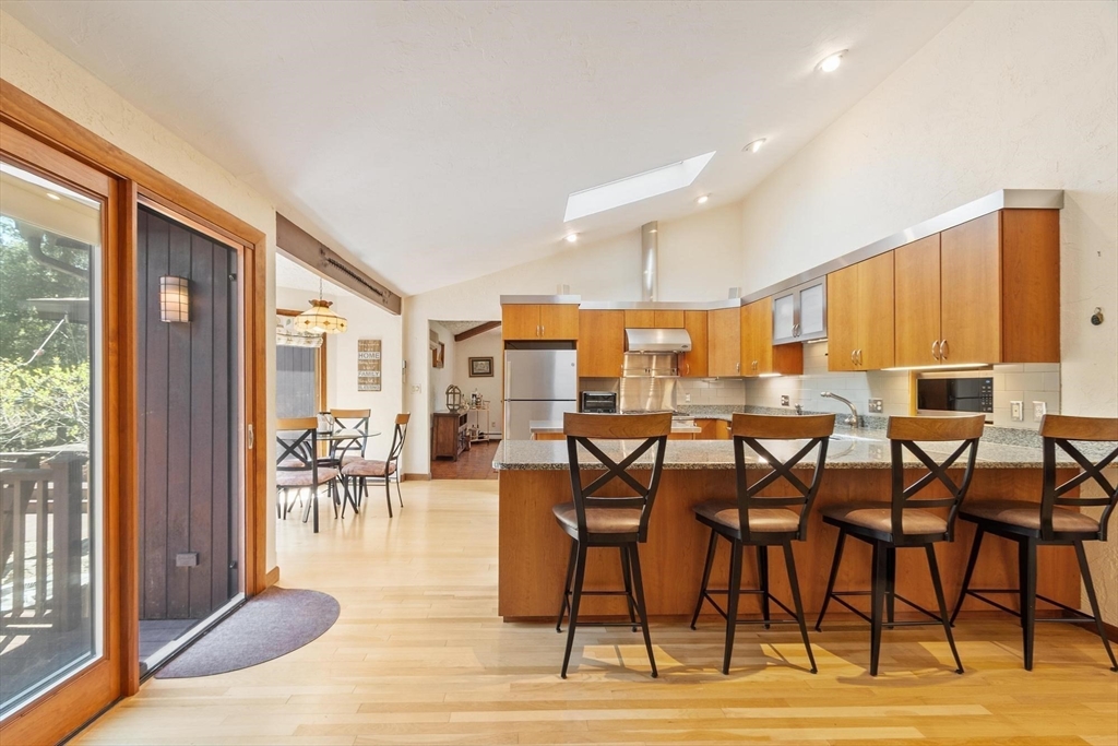 99 Beaver Road Reading, MA 01867 - Photo 5 of 42