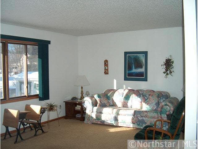 506 Pine Ridge Terrace River Falls, WI 54022 - Photo 2 of 9 Gallery Image 2