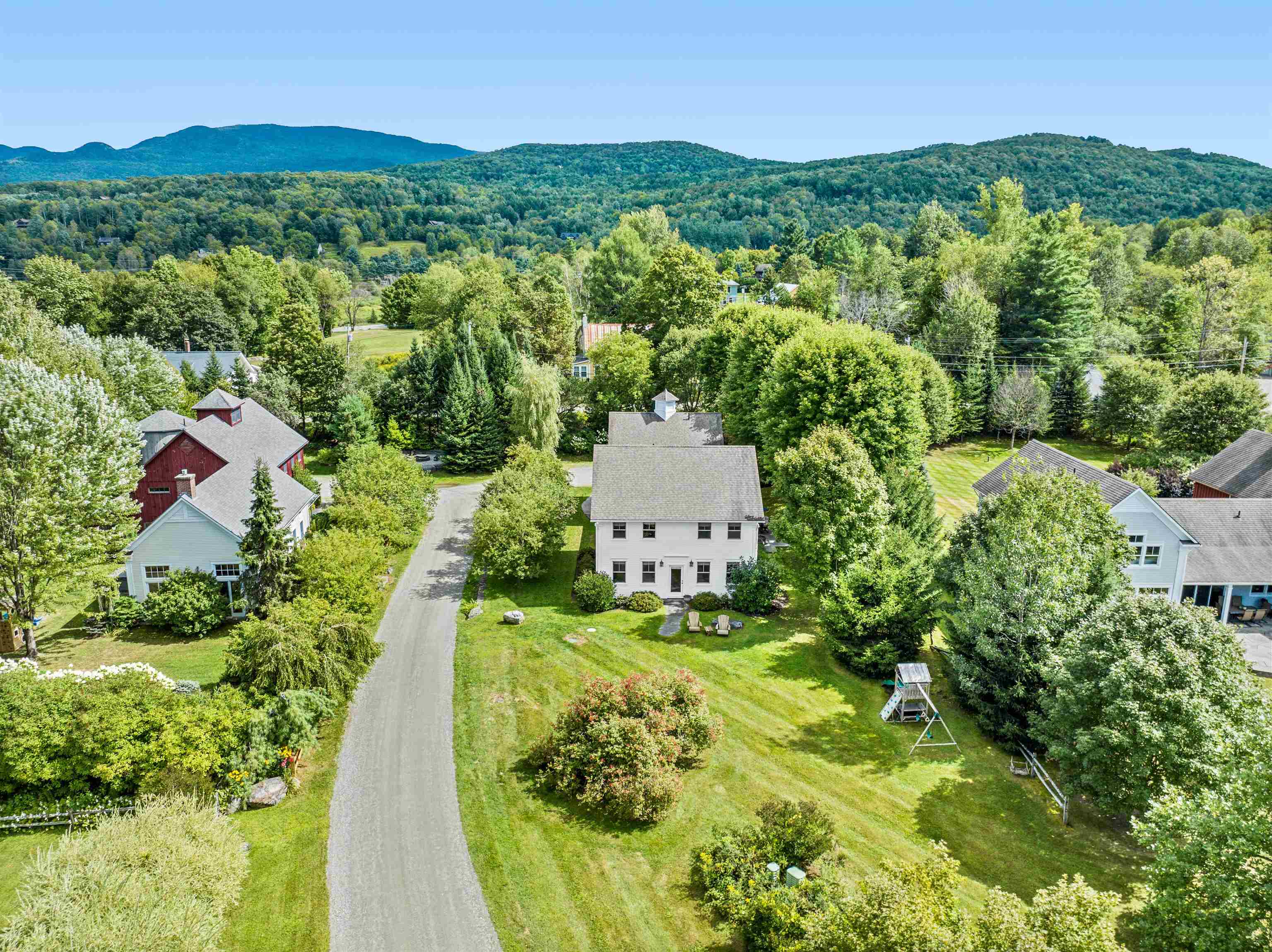 85 Smith Falls Lane Stowe, VT 05672 - Photo 3 of 40