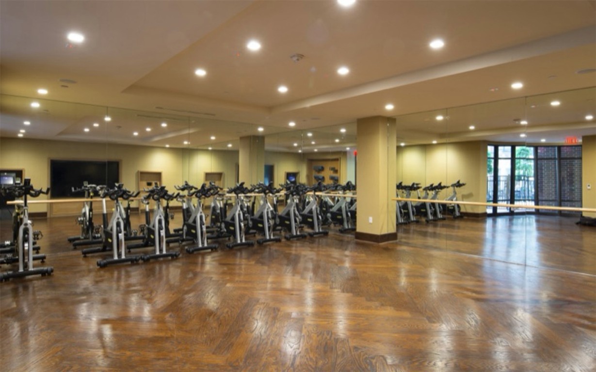 2303 Mid Lane, Unit 318 Houston, TX 77027 - Photo 13 of 25 a view of a room with gym equipment