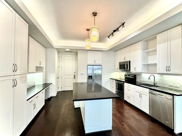 $1,802 | 2303 Mid Lane, Unit 318, Houston, TX 77027