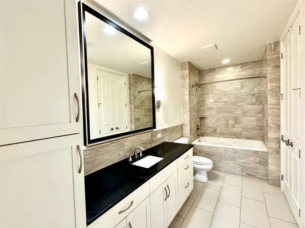 $1,802 | 2303 Mid Lane, Unit 318, Houston, TX 77027