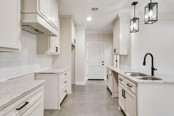 $225,000 | 1711 East B N Street, Rayne, LA 70578