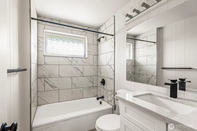 $775,000 | 15330 40th Avenue West, Unit A & B, Lynnwood, WA 98087