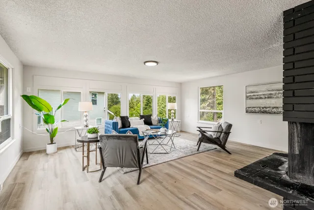 $775,000 | 15330 40th Avenue West, Unit A & B, Lynnwood, WA 98087