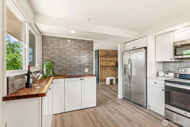 $775,000 | 15330 40th Avenue West, Unit A & B, Lynnwood, WA 98087