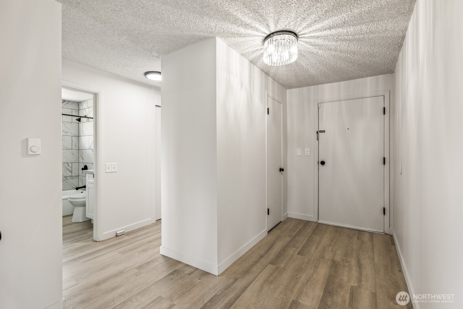 15330 40th Avenue West, Unit A & B Lynnwood, WA 98087 - Photo 9 of 36