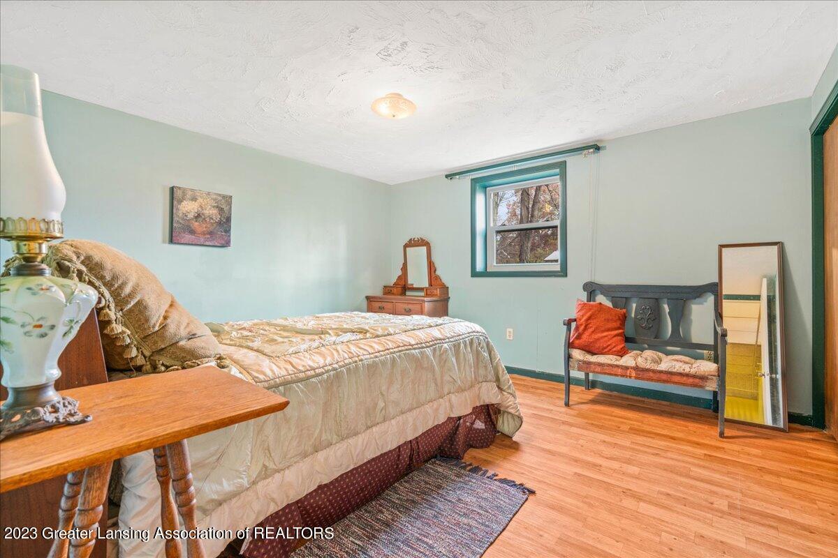 2921 Clinton Road Lansing, MI 48906 - Photo 38 of 50 47-Media Jett-47