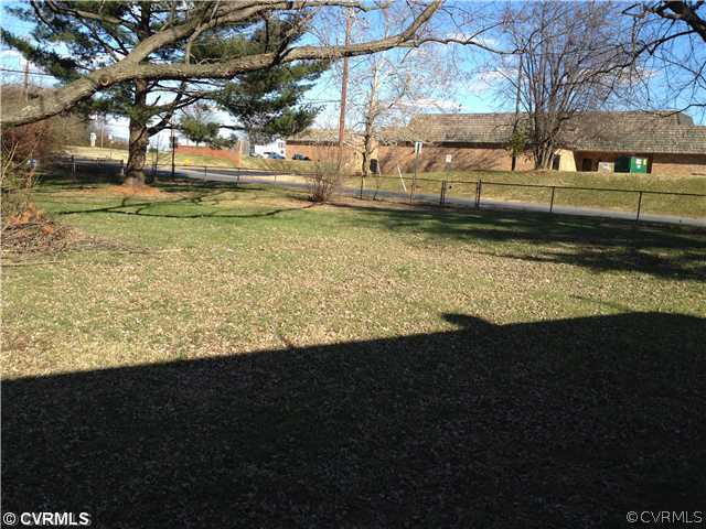 300 Hummingbird Road Richmond, VA 23227 - Photo 3 of 10 Land/Lot - HUGE FENCED BACKYARD WITH SIDE ENTRANCE