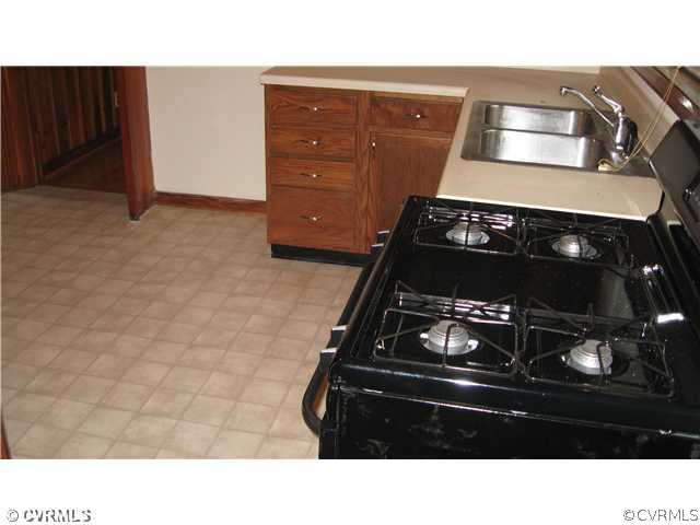 300 Hummingbird Road Richmond, VA 23227 - Photo 4 of 10 Kitchen - NEW VINYL