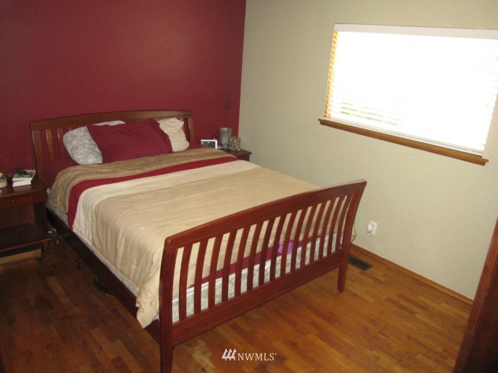 442 Southwest 126th Street Seattle, WA 98146 - Photo 12 of 18 Gallery Image 12