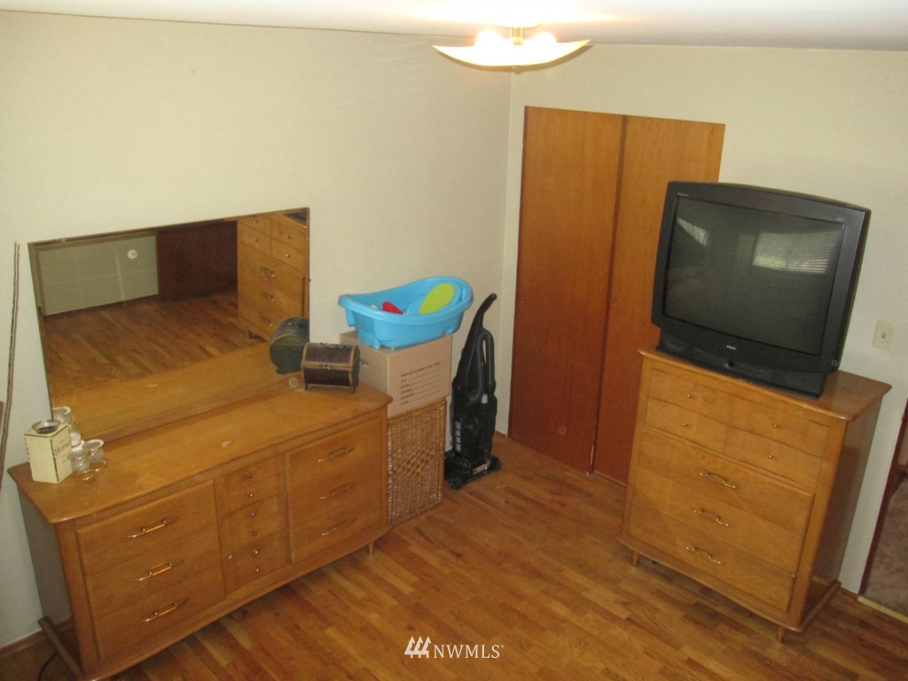 442 Southwest 126th Street Seattle, WA 98146 - Photo 13 of 18 Gallery Image 13