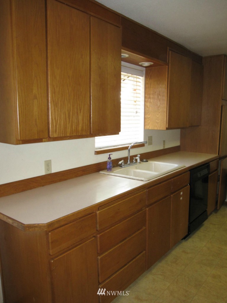 442 Southwest 126th Street Seattle, WA 98146 - Photo 15 of 18 Gallery Image 15