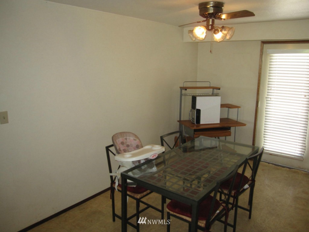 442 Southwest 126th Street Seattle, WA 98146 - Photo 17 of 18 Gallery Image 17