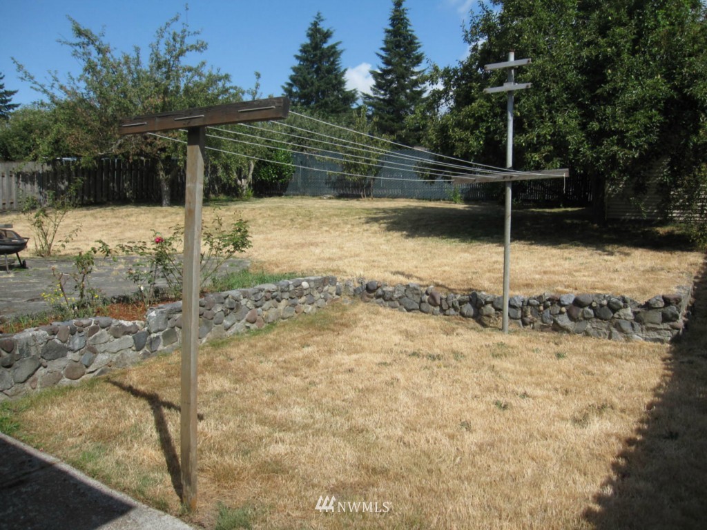 442 Southwest 126th Street Seattle, WA 98146 - Photo 4 of 18 Gallery Image 4