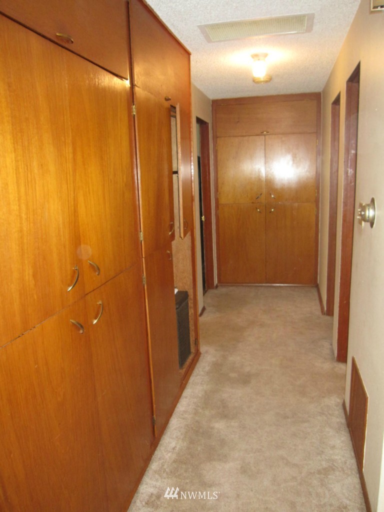 442 Southwest 126th Street Seattle, WA 98146 - Photo 10 of 18 Gallery Image 10
