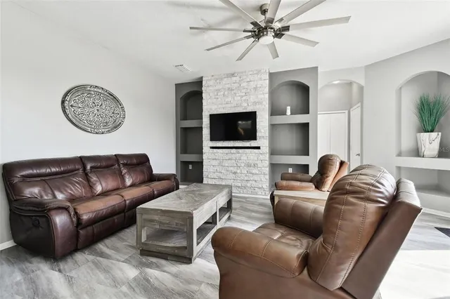 $438,900 | 5707 Butterfield Street, Riverview, FL 33578