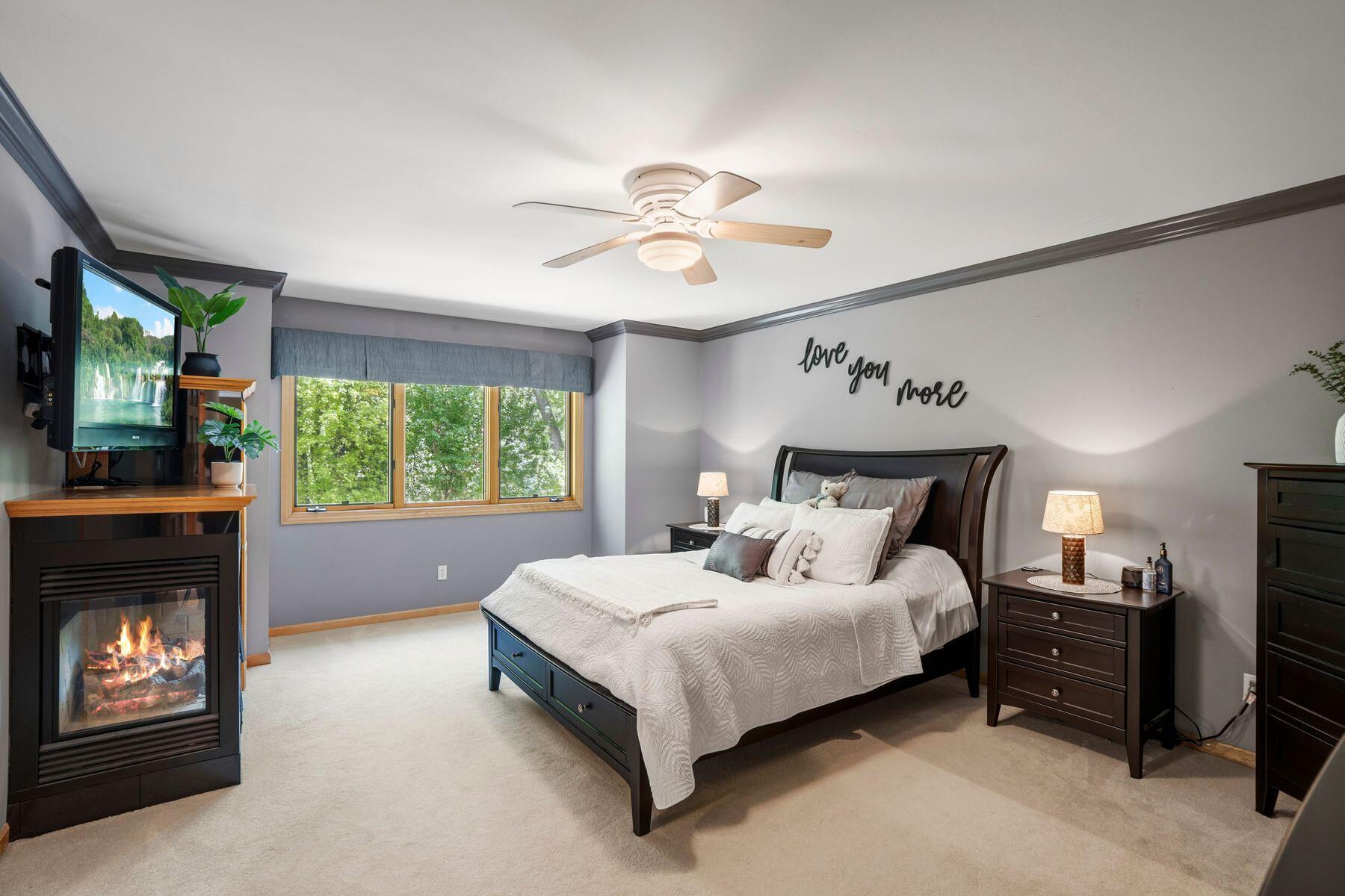 W305N2373 Maple Avenue Delafield, WI 53072 - Photo 22 of 57 Primary Suite