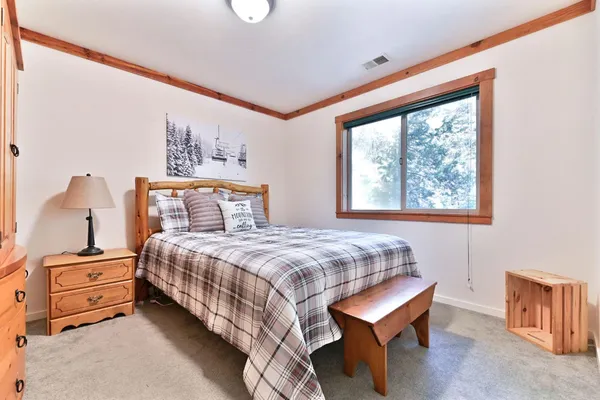 a view of a house with backyard