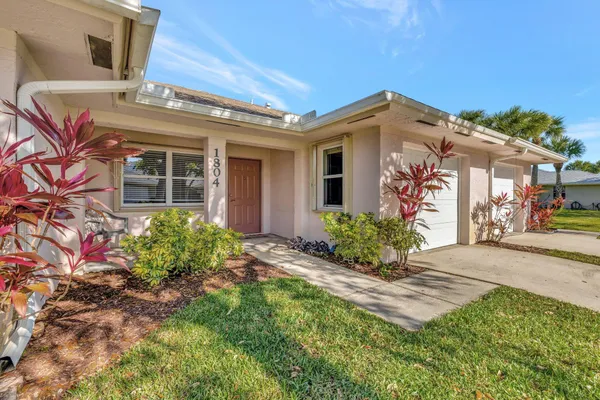 $189,900 | 1804 East Sanderling Lane, Unit B, Fort Pierce, FL 34982