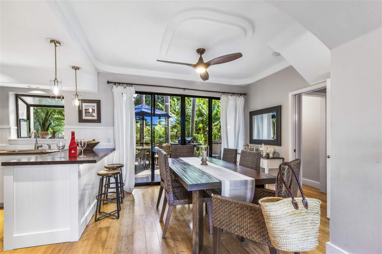 5432 Lower Honoapiilani Road, Unit B7 Lahaina, HI 96761 - Photo 6 of 27 a living room with furniture and a large window