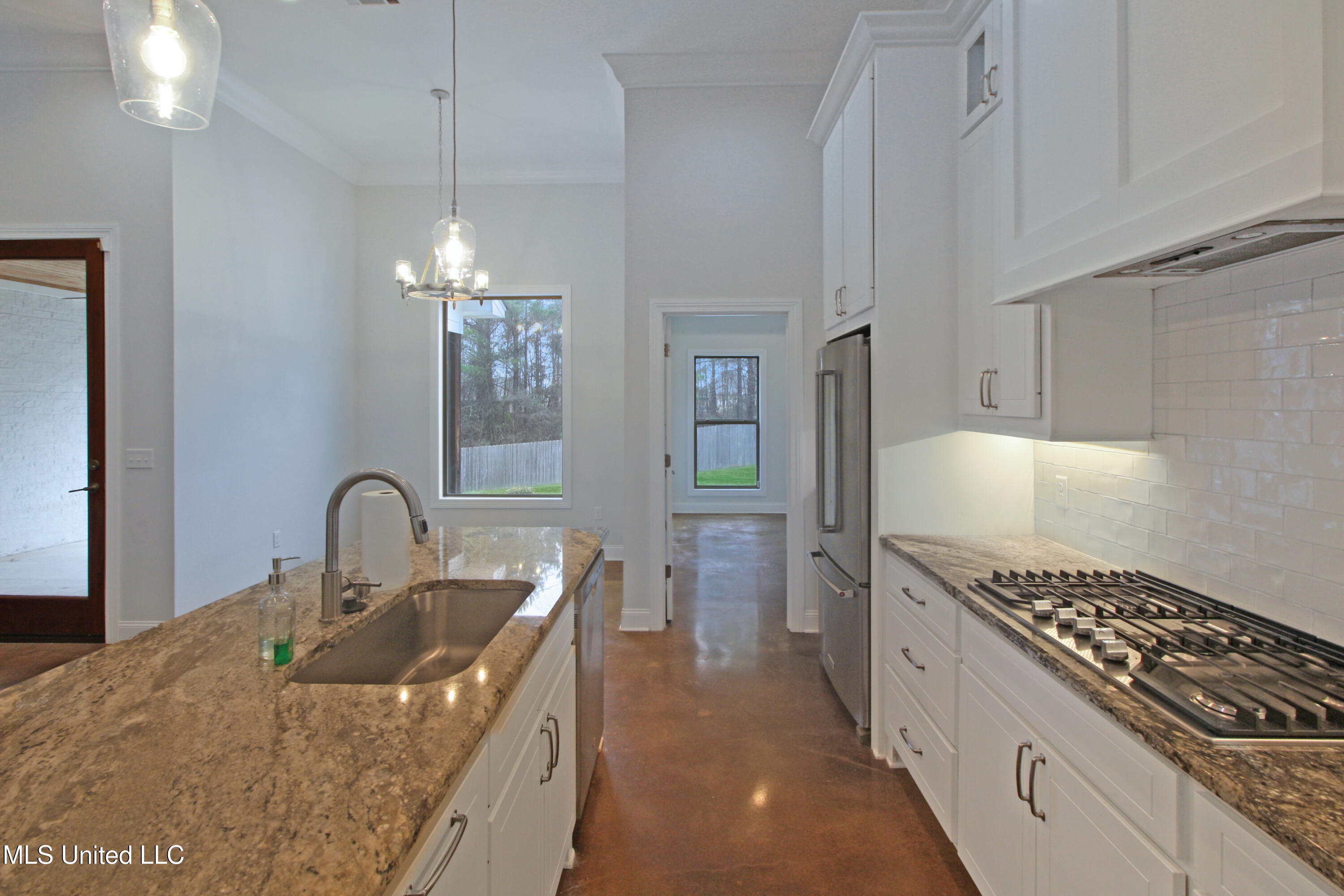 1172 Greenfield Circle Brandon, MS 39042 - Photo 6 of 22 IMG_9868