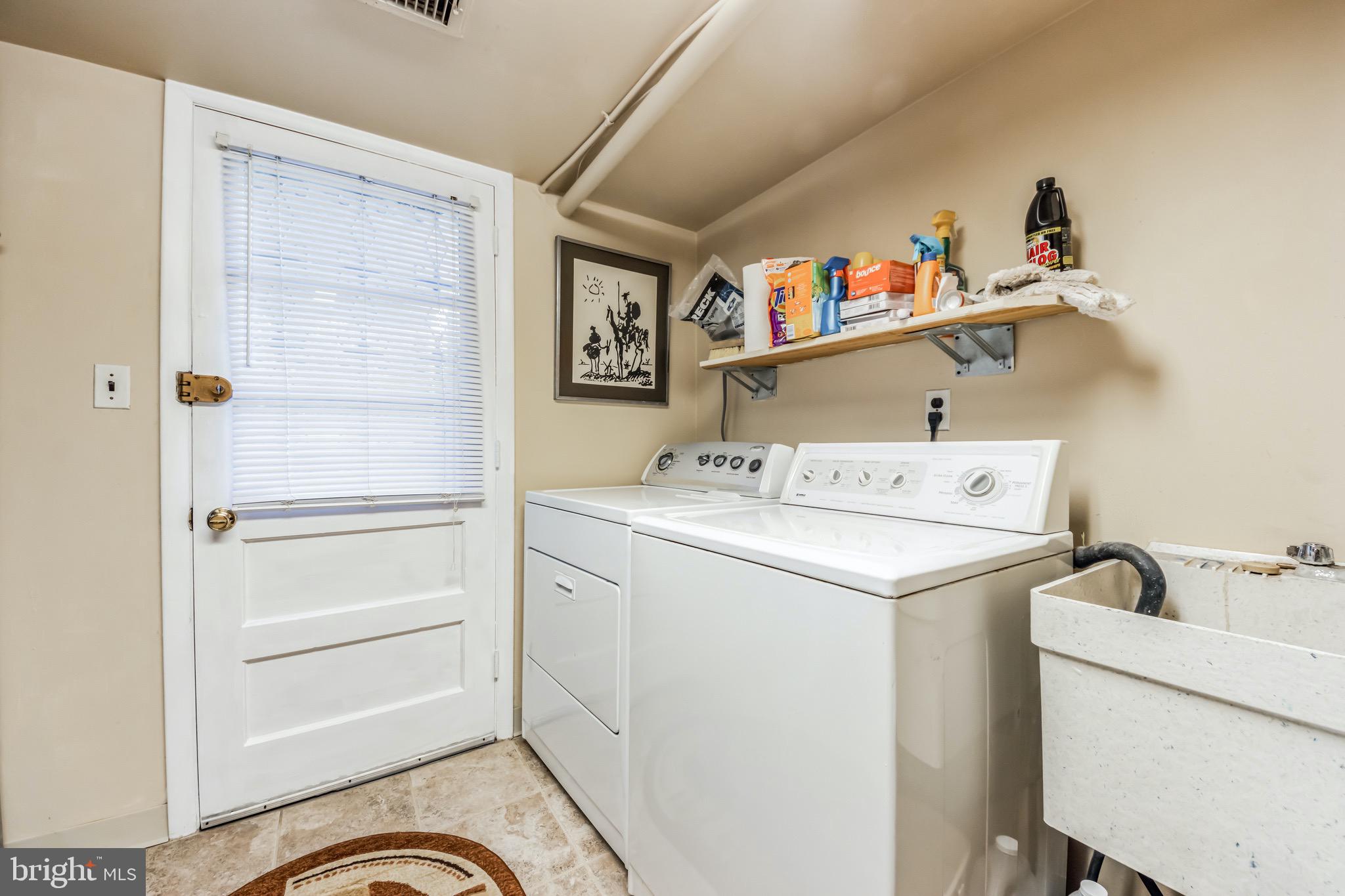 4200 Thistlewood Road Hatboro, PA 19040 - Photo 26 of 30 Laundry Room