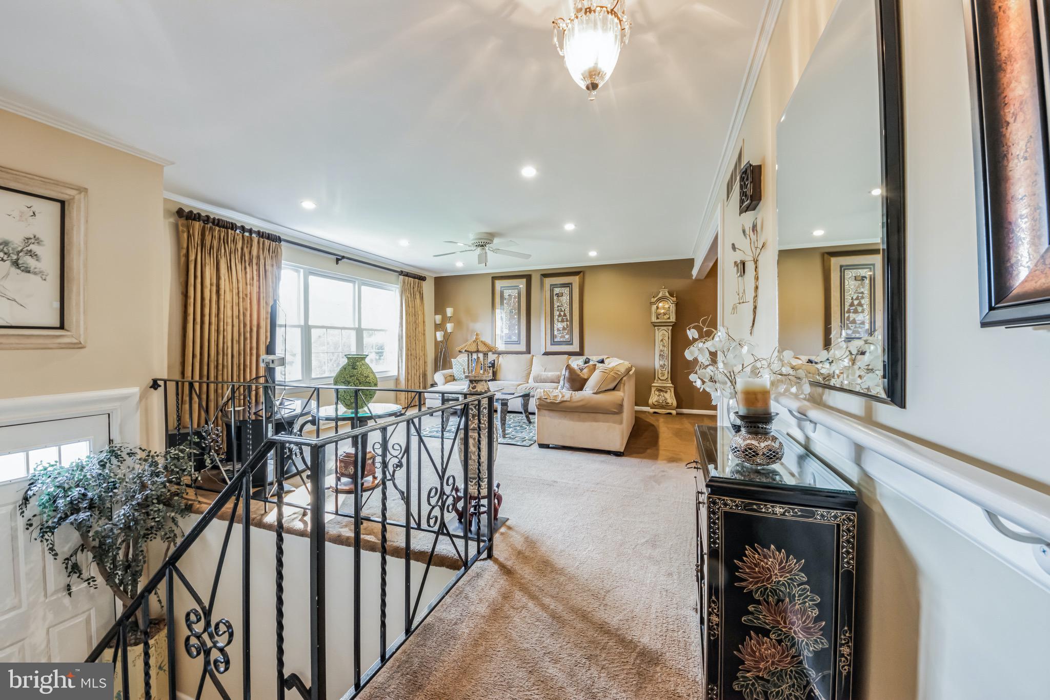 4200 Thistlewood Road Hatboro, PA 19040 - Photo 4 of 30 Main Level Living Room