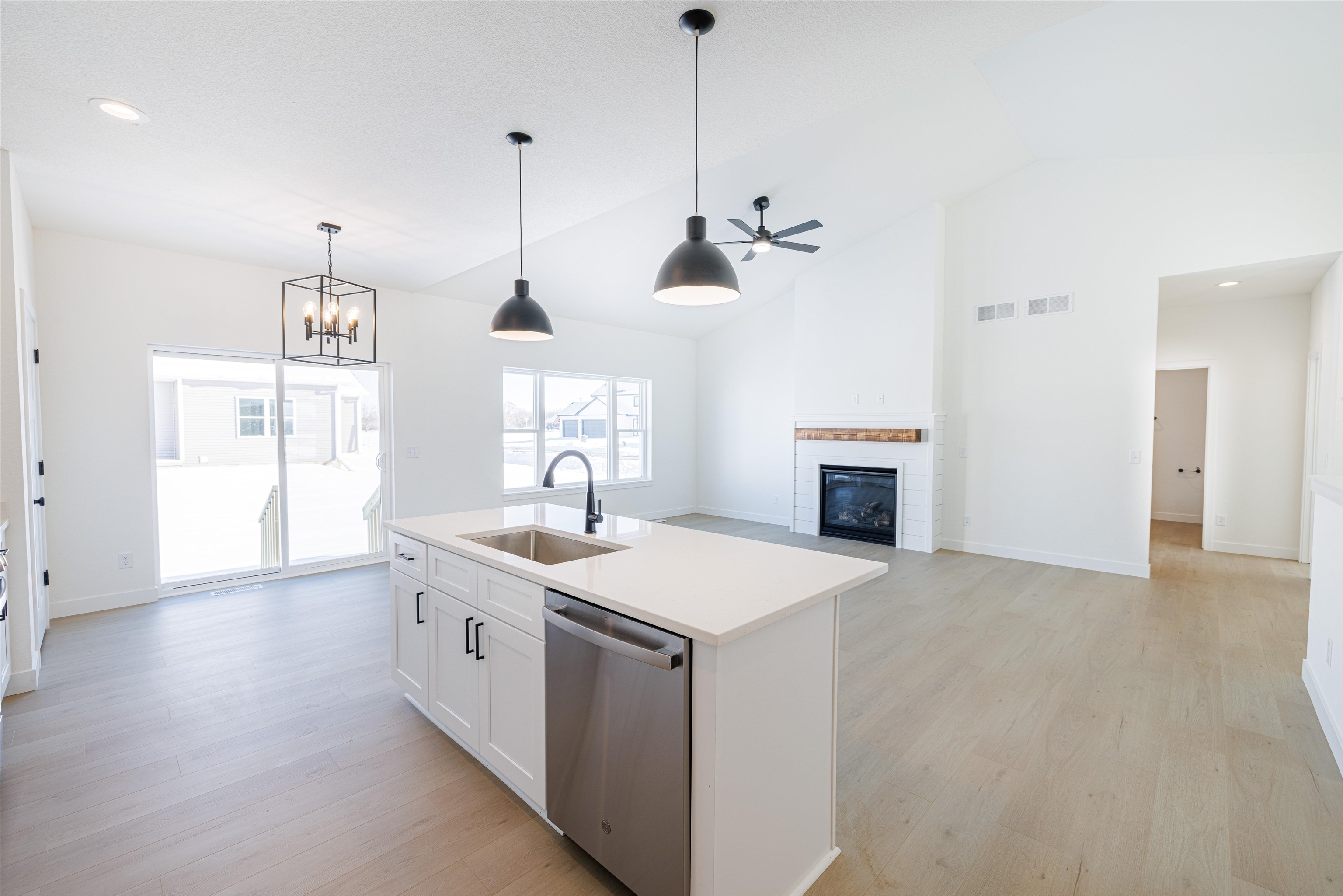 1833 East Kyle Beloit, WI 53511 - Photo 11 of 34