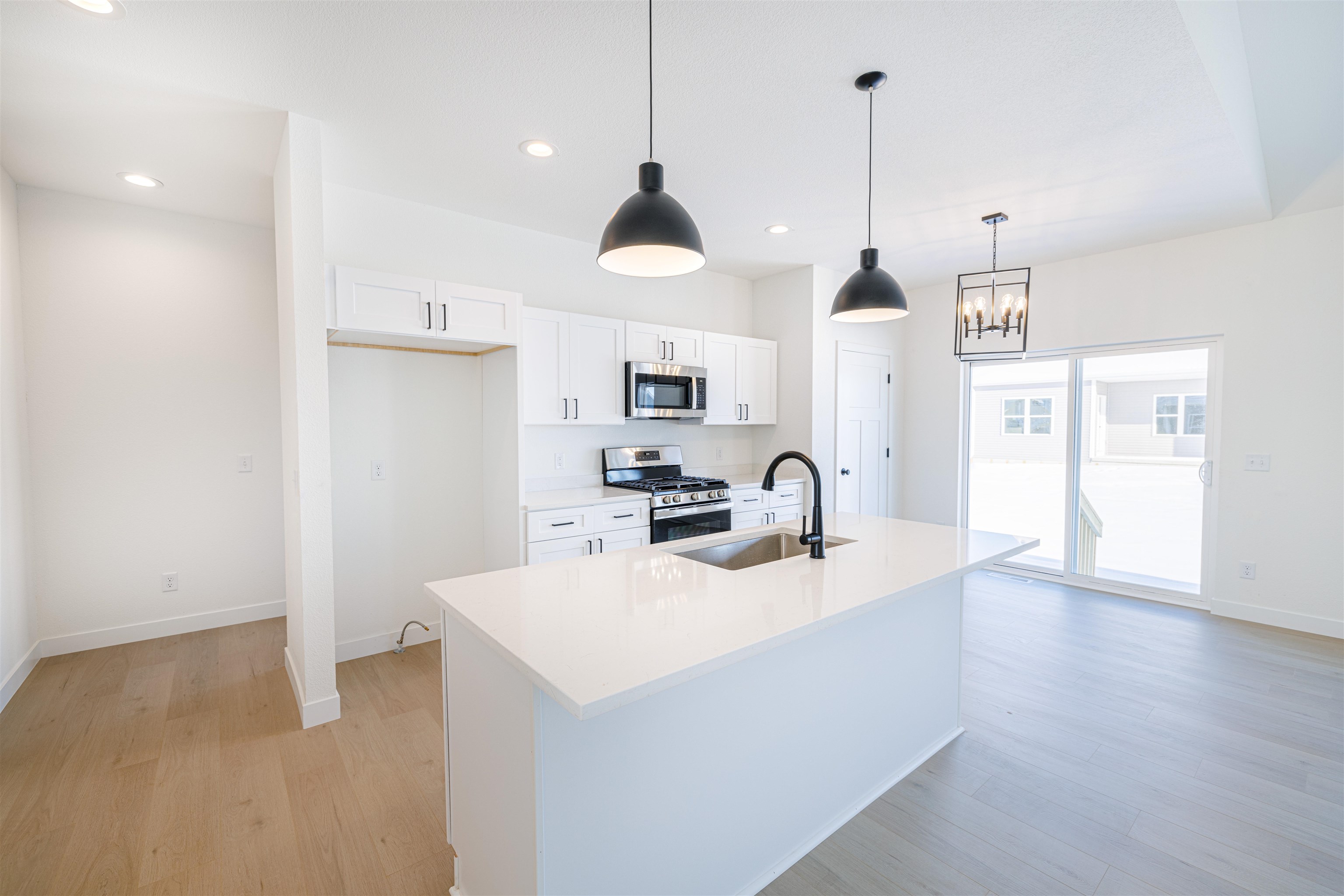 1833 East Kyle Beloit, WI 53511 - Photo 10 of 31