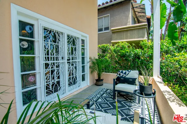$2,200,000 | 2001 Holly Hill Terrace, Los Angeles, CA 90068