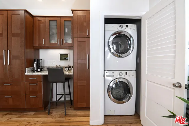 $2,200,000 | 2001 Holly Hill Terrace, Los Angeles, CA 90068