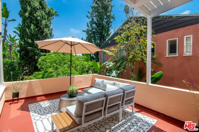 $2,200,000 | 2001 Holly Hill Terrace, Los Angeles, CA 90068