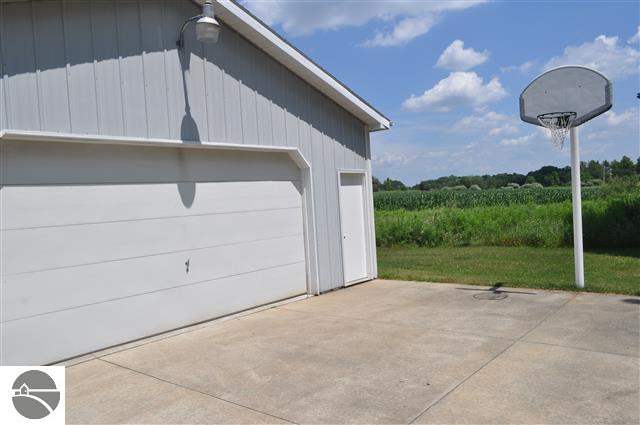 5372 West Millbrook Road Remus, MI 49340 - Photo 13 of 49 1749299-12.JPG