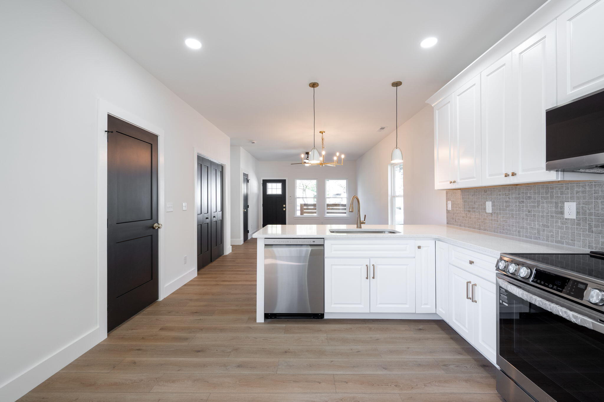 6 Franklin Place East Ridge, TN 37412 - Photo 7 of 25 16-web-or-mls-DSC_3549