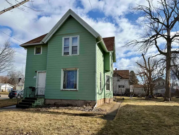 $180,000 | 1436 North Main Street, Oshkosh, WI 54901