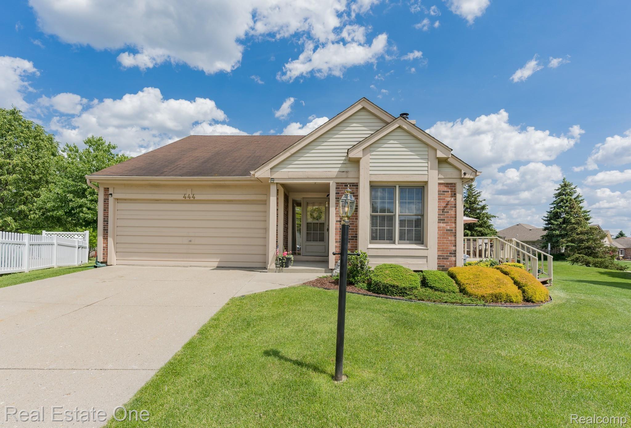 444 Farmridge Court Rochester, MI 48307 - Photo 1 of 24 Farmridge MLS-W001.jpg