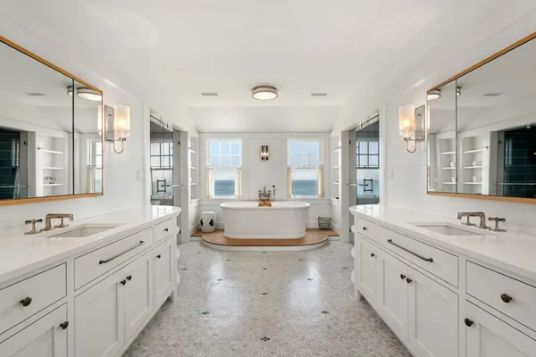 $8,900,000 | 150 East Chop Drive, Oak Bluffs, MA 02557