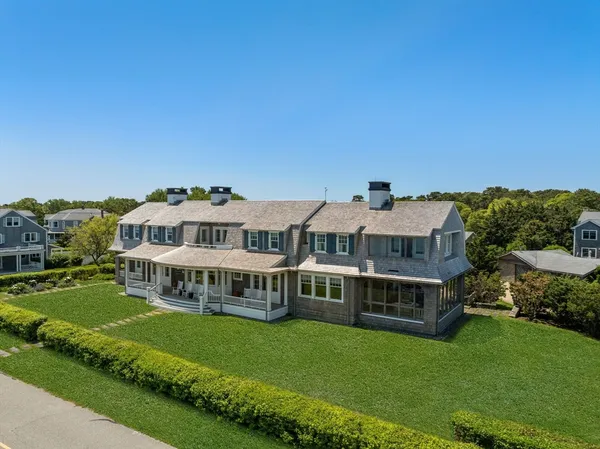 $8,900,000 | 150 East Chop Drive, Oak Bluffs, MA 02557