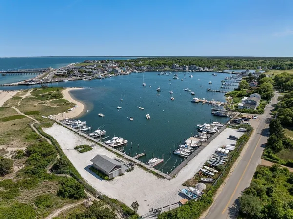 $8,900,000 | 150 East Chop Drive, Oak Bluffs, MA 02557