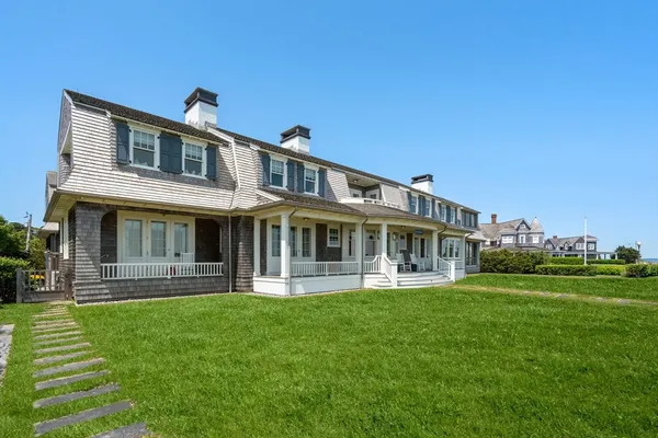 $8,900,000 | 150 East Chop Drive, Oak Bluffs, MA 02557