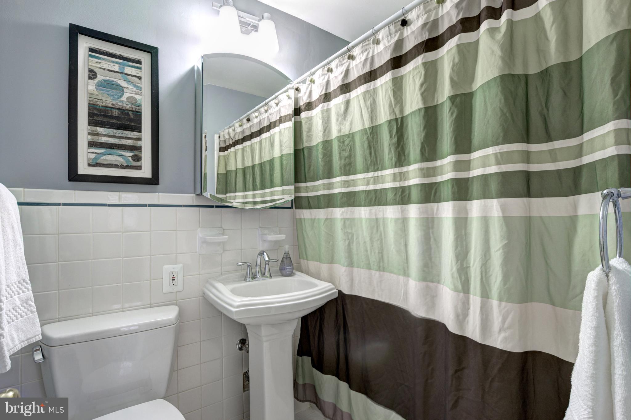 4605 Guinea Road Annandale, VA 22003 - Photo 19 of 27 Bathroom
