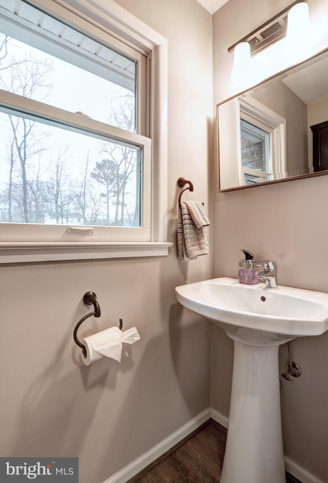 4605 Guinea Road Annandale, VA 22003 - Photo 10 of 27 Bathroom