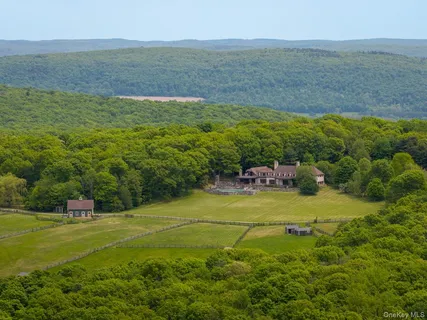$2,725,000 | 26 Mountain Farm Road, Millerton, NY 12546