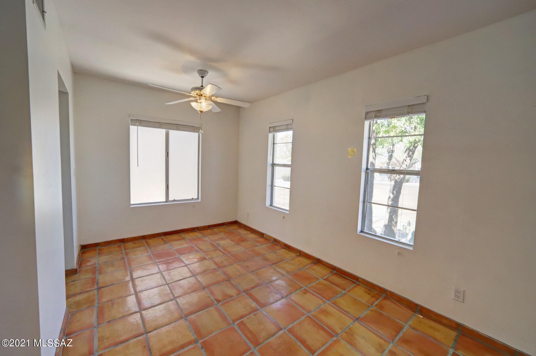 660 East River Road, Unit I Tucson, AZ 85704 - Photo 11 of 37