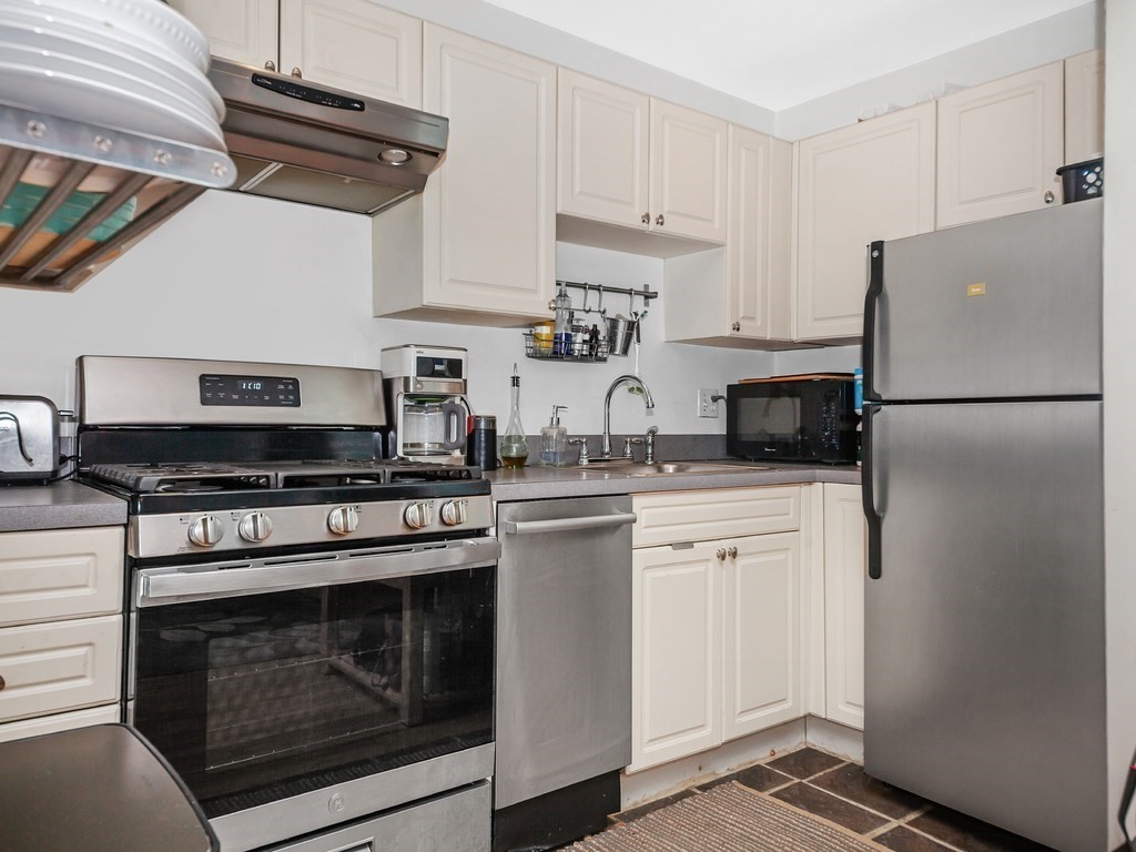 10 Austin Street, Unit 1 Boston, MA 02129 - Photo 8 of 15