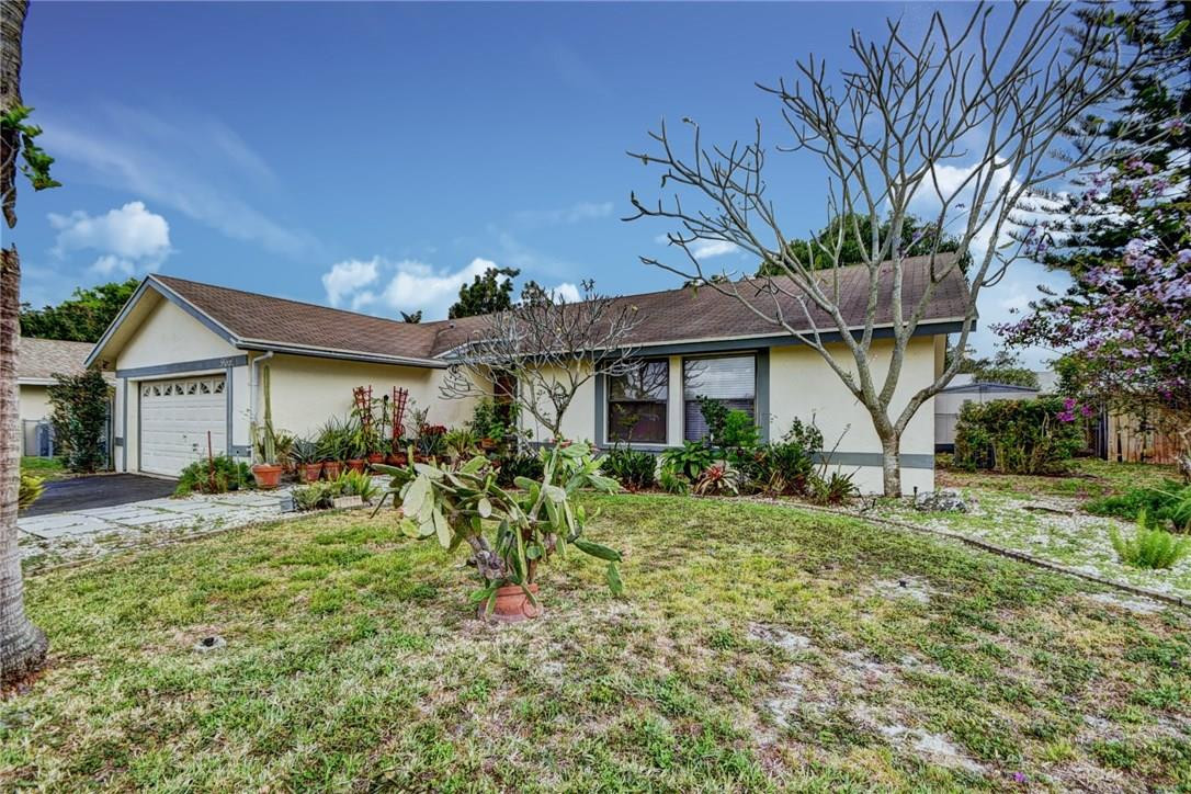 9654 Ohio Place Boca Raton, FL 33434 - Photo 2 of 26 Photo 2